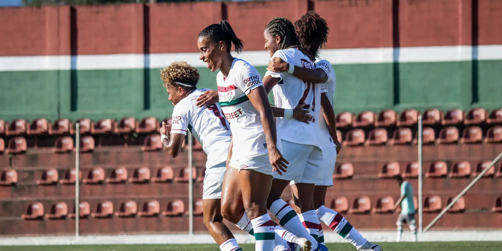 Série B e Brasileirão Feminino movimentam fim de semana pelo Brasil