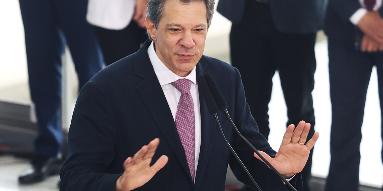 Governo federal quer fatiar medidas de ajuste fiscal em dois projetos