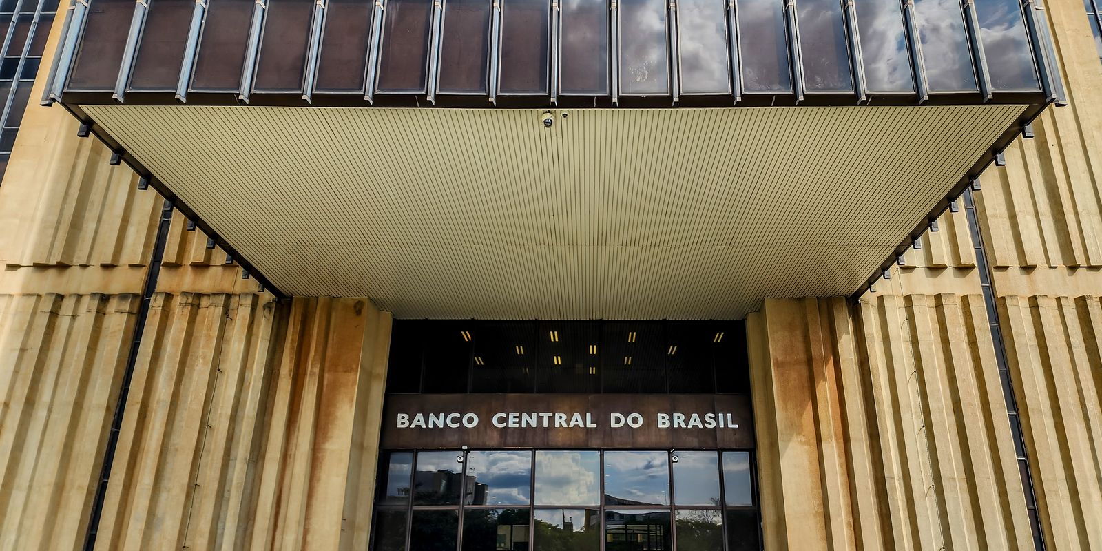 Contas públicas têm superávit de R$ 103 bilhões em janeiro