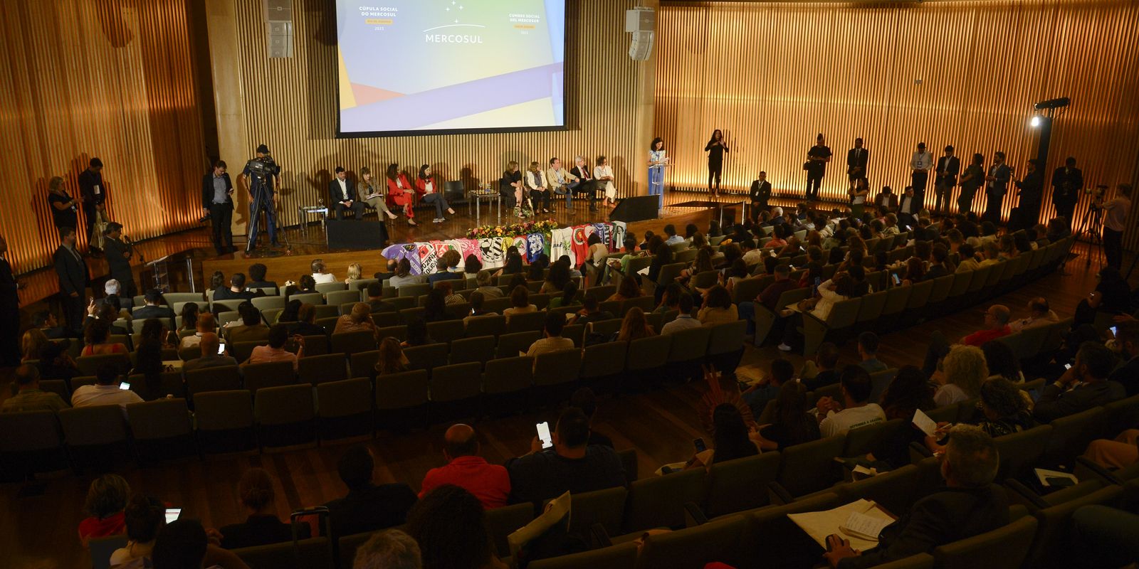 Sociedade debate decisões do bloco na Cúpula Social do Mercosul