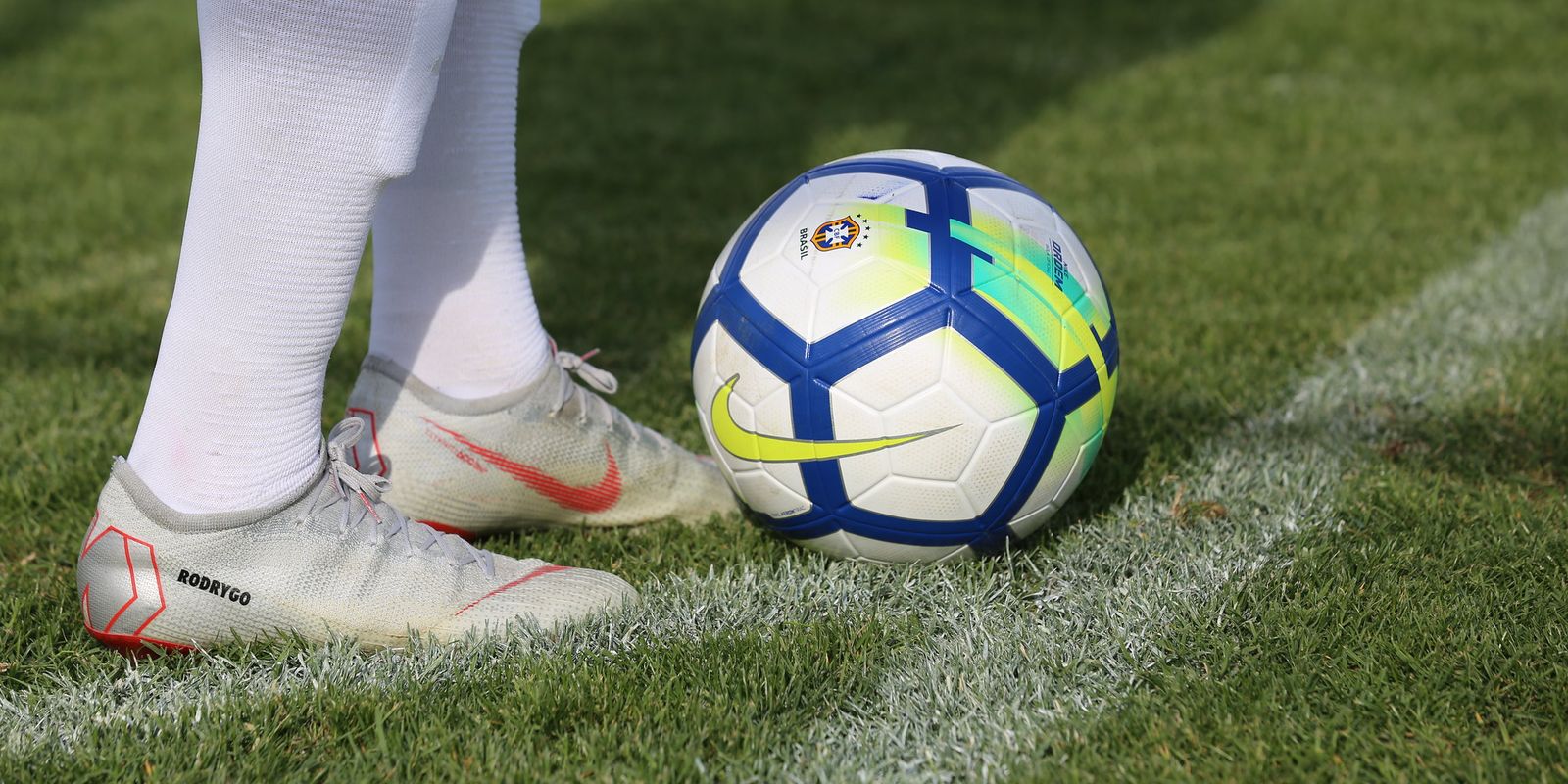 Fim de semana é marcado por clássicos e definições nos estaduais