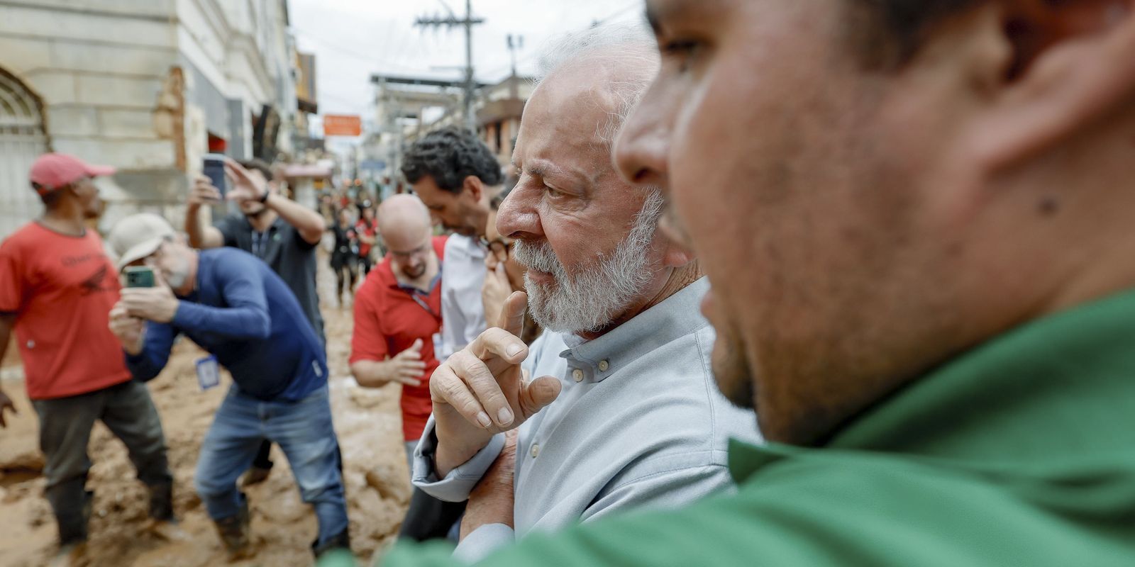 Lula anuncia modelo habitacional para vítimas das chuvas em MG
