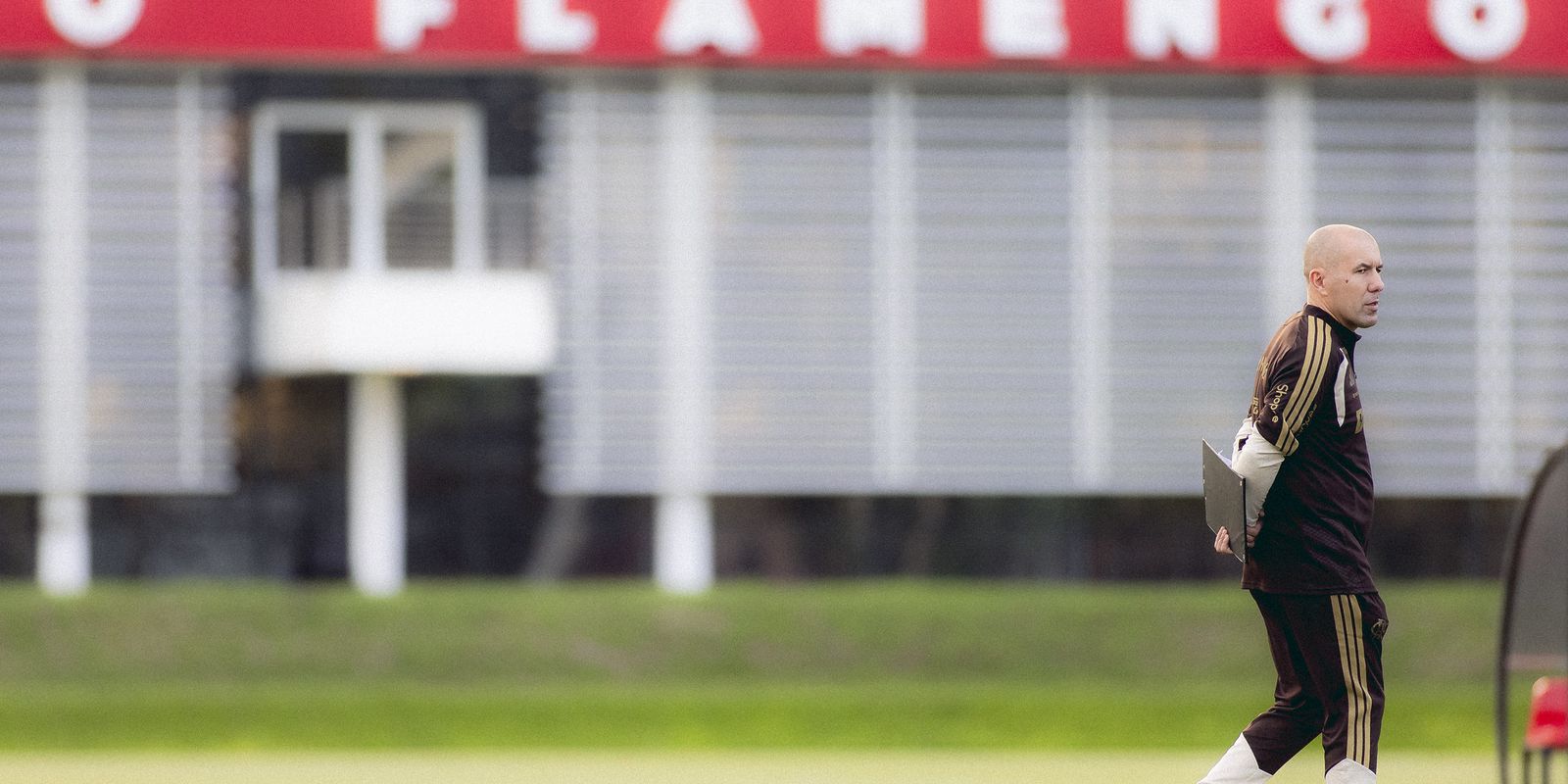 Flamengo e Vasco apresentam novos treinadores para temporada