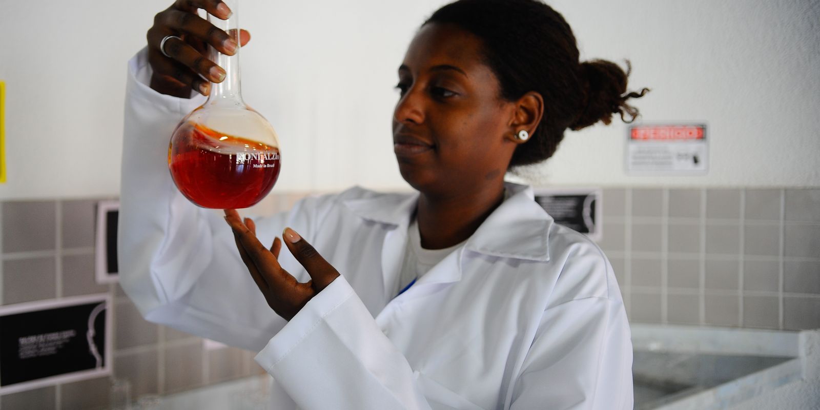 Participação de mulheres em produções científicas cresceu 29%