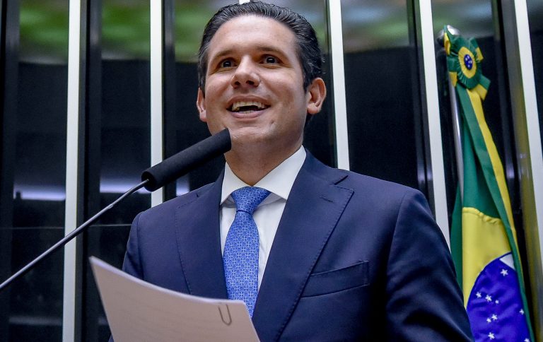 Aprovação de projetos para prevenir casos de violência contra a mulher é destaque na semana