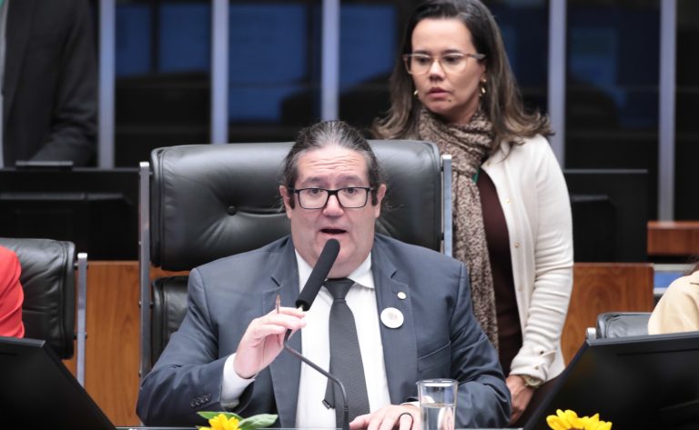 Sessão solene homenageia memória de Marielle Franco e Anderson Gomes