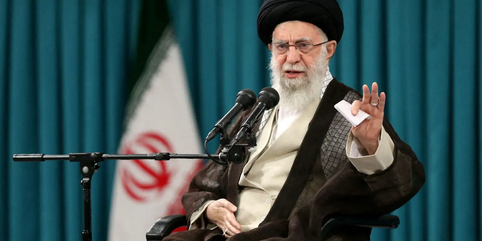 TV iraniana confirma morte de Khamenei e órgão colegiado assume poder