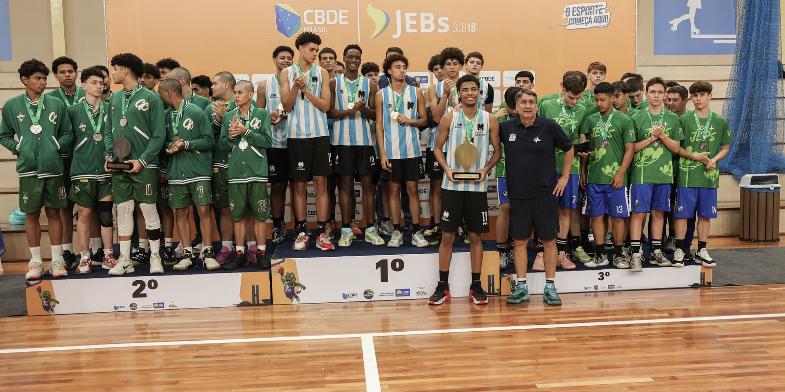 “Meninos do Terrão”, projeto viabilizado por Oscar, vence campeonato