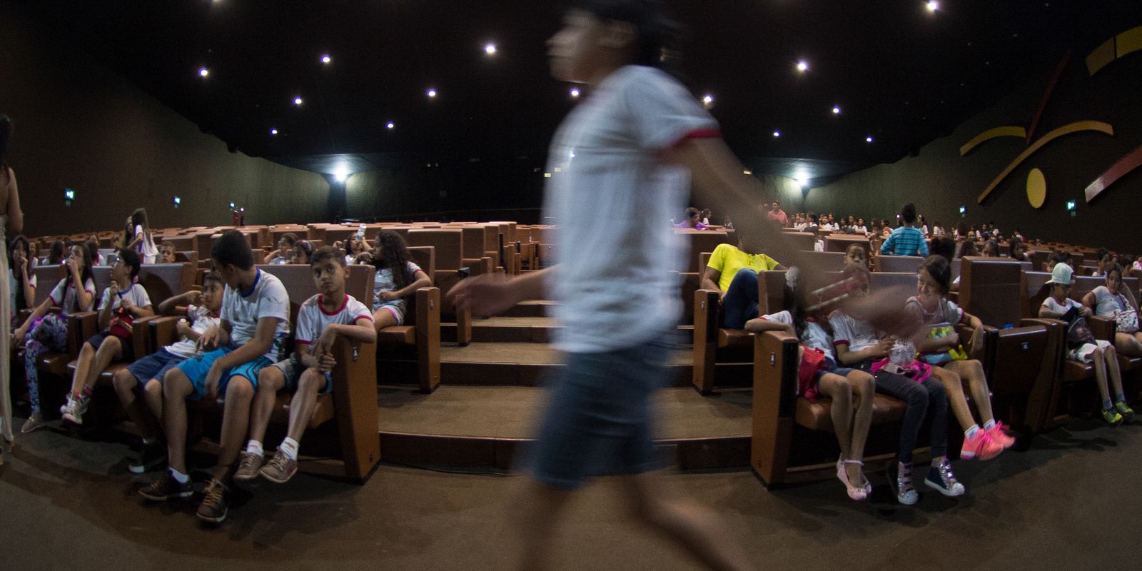Sessões Azuis permitem inclusão do público TEA em eventos culturais