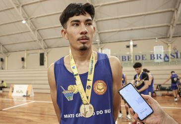 Brasília (DF), 17/04/2026 - Atleta Samuel Meneses da Escola estadual professor Adir Teixeira de Oliveira campeã da  série ouro
Foto: Valter Campanato/Agência Brasil