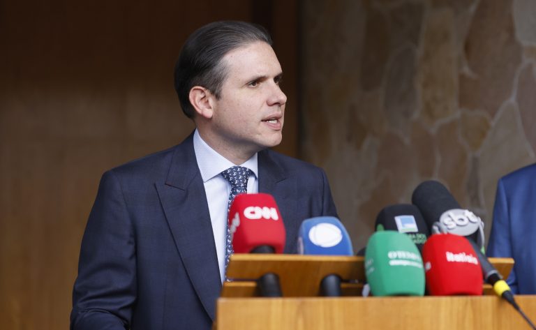 “Aprovação dos recursos mínimos para assistência social não impacta a questão fiscal”, afirma Motta