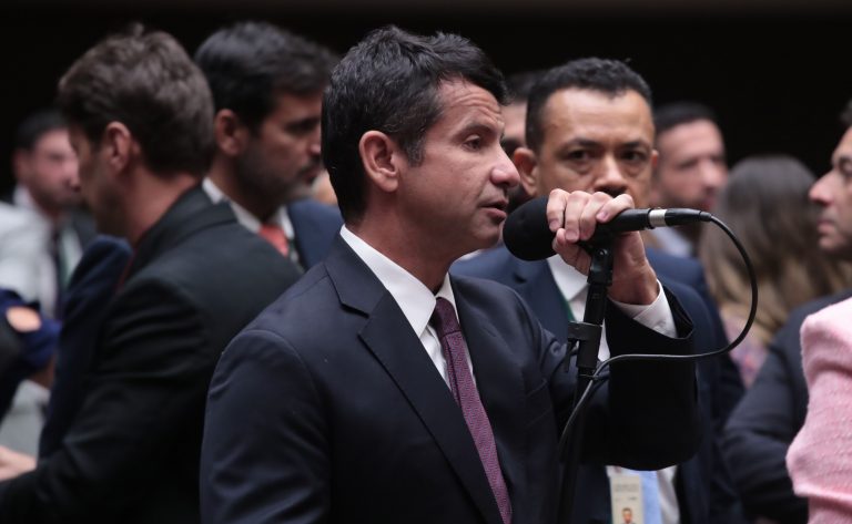 Câmara aprova proposta que proíbe veto a locação de imóvel para partido político