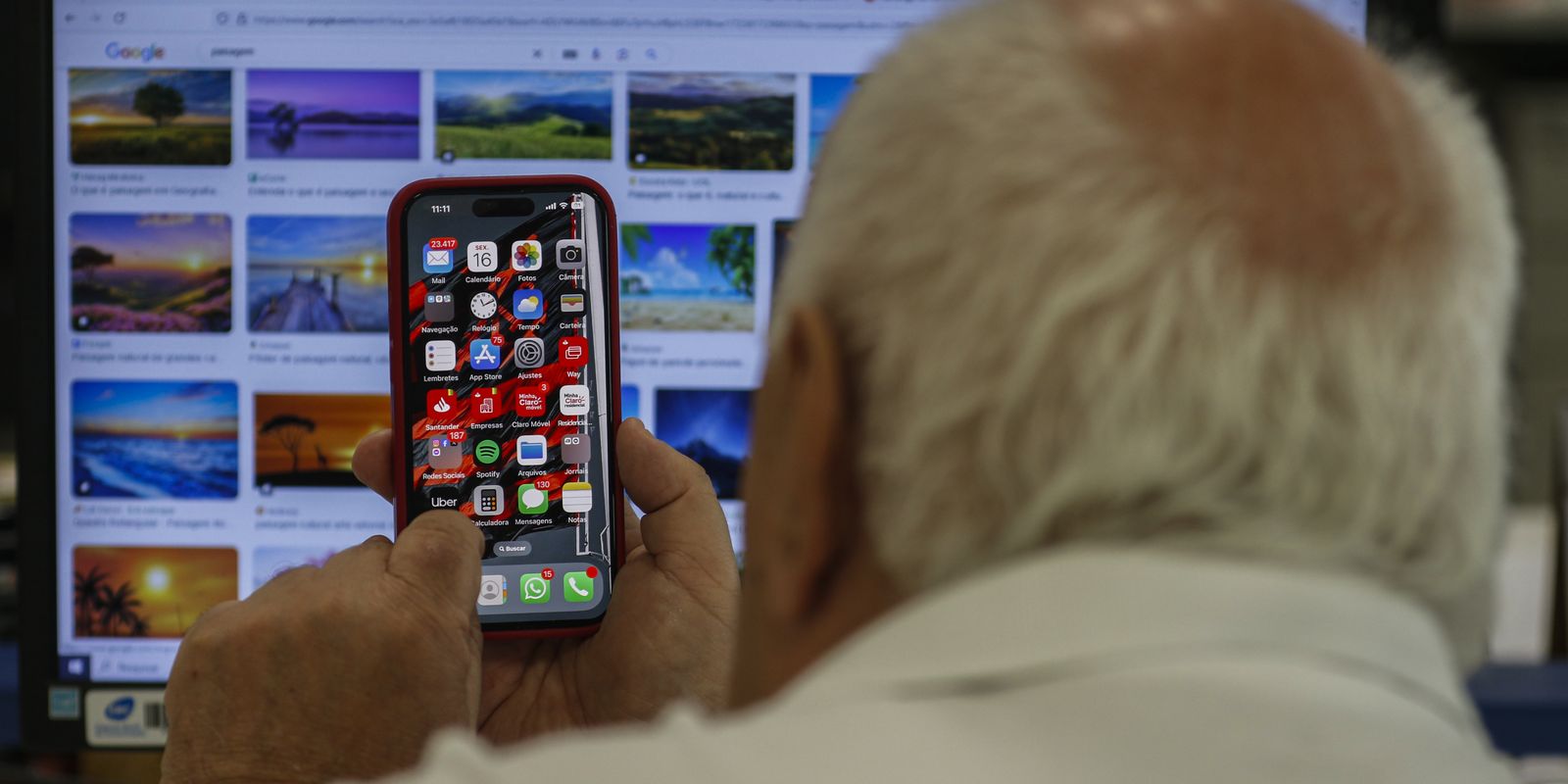 UFBA abre inscrições de letramento digital para idosos