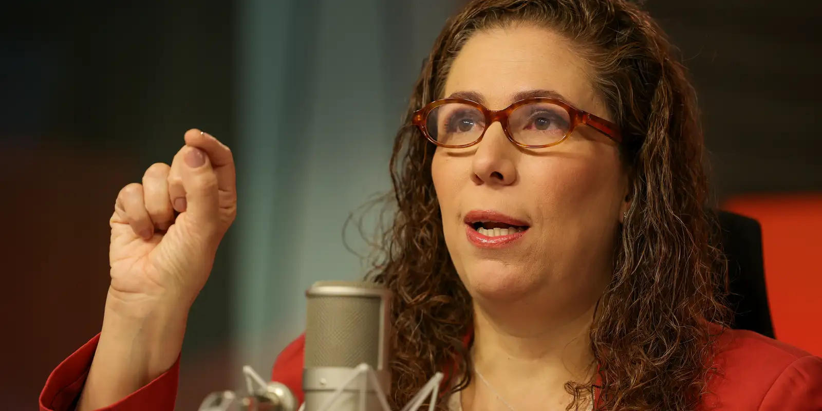 Ministra quer carreiras públicas reestruturadas e novos servidores