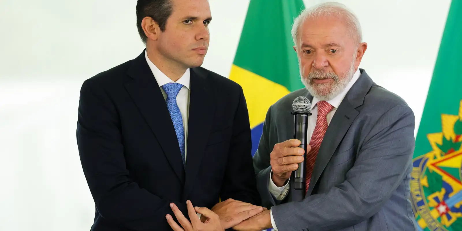 Lula comemora acordo com Hugo Motta para o fim da escala 6×1