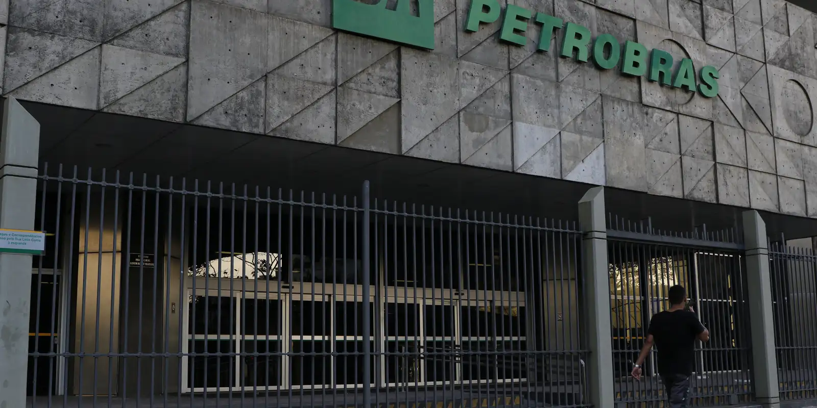 Petrobras bate recorde de produção de petróleo e gás no 1º trimestre