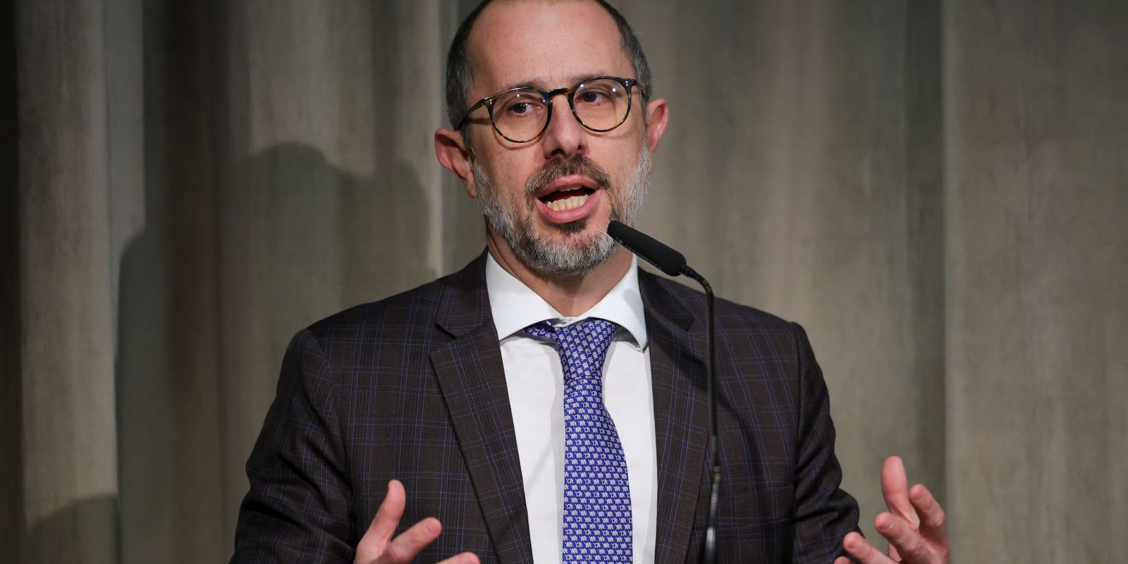 “Não precisamos eleger um país polícia do mundo”, diz ministro da CGU