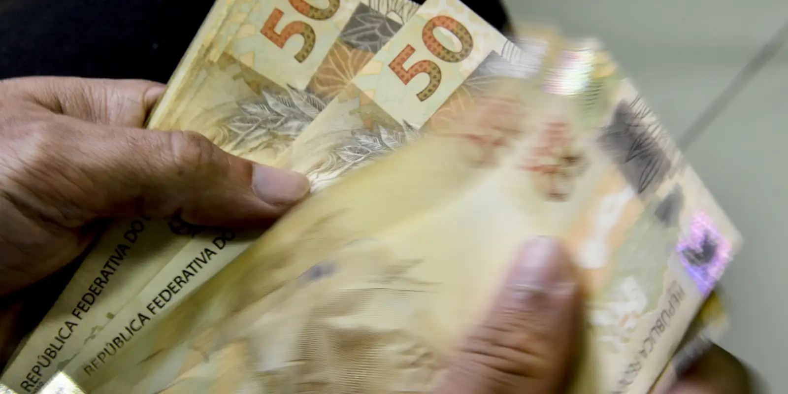 IBGE: mais de 60% da população teve algum tipo de rendimento em 2025