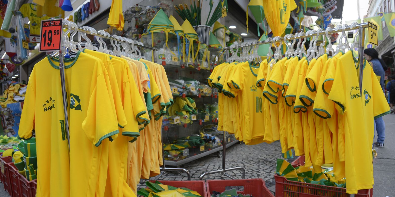 Copa do Mundo deve levar 99 milhões de brasileiros às compras