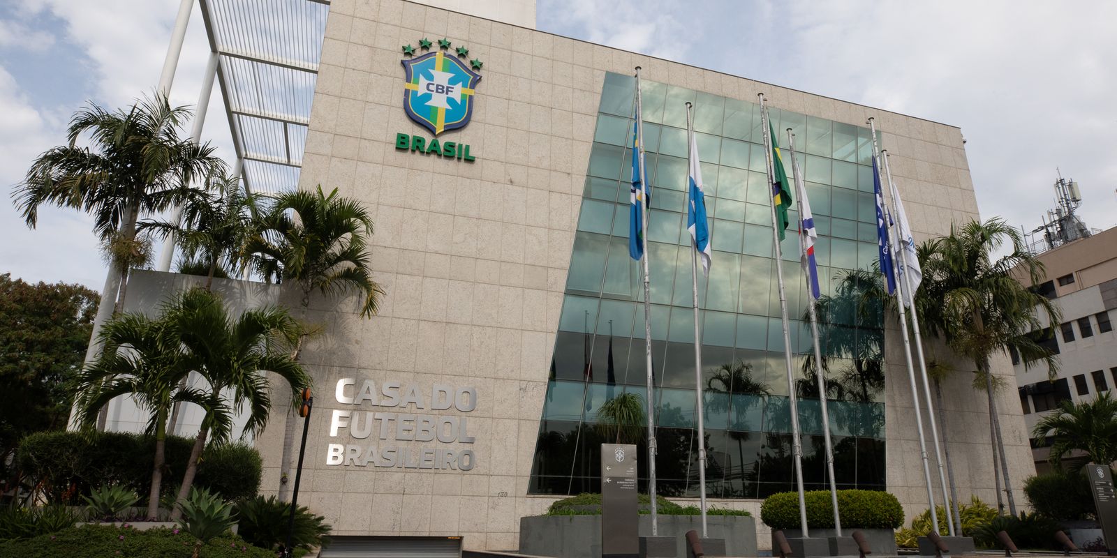 CBF envia pré-lista com 55 nomes à Fifa para Copa do Mundo