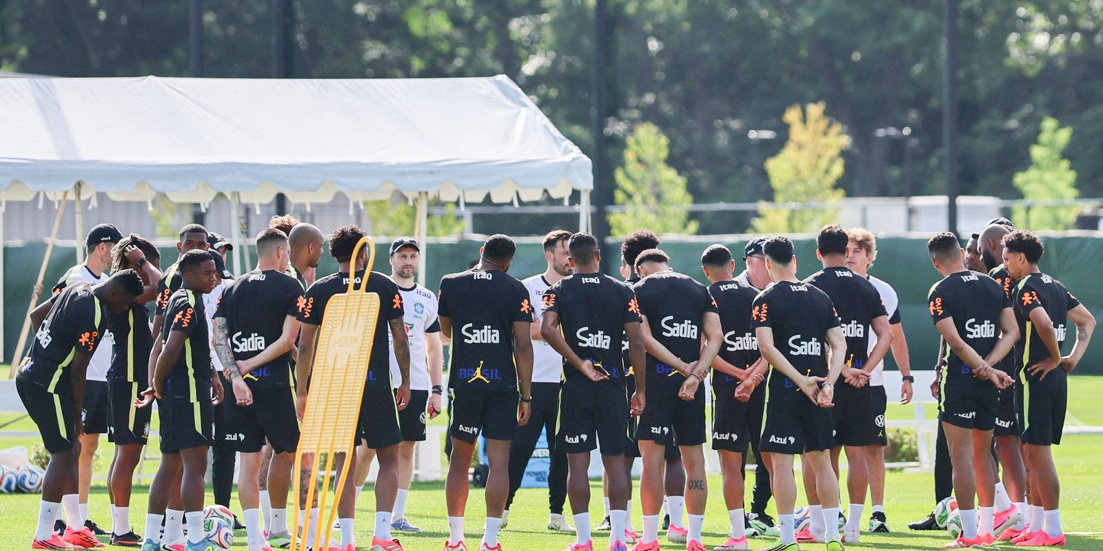 Ancelotti ainda tem dúvidas para escalar Seleção para jogo desta sexta