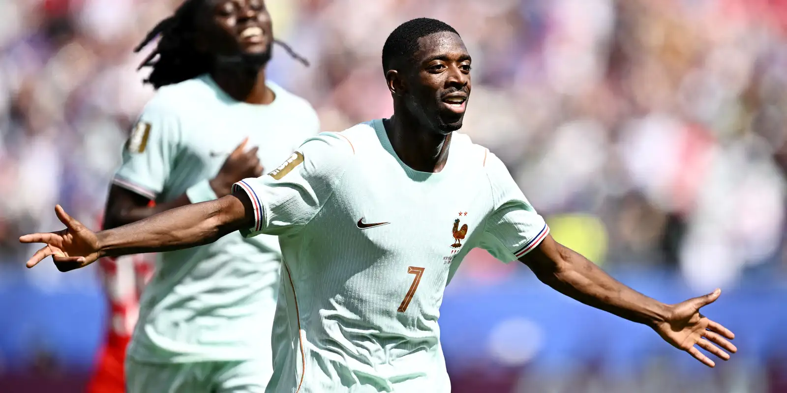 Com três de Dembélé, França bate Noruega e se classifica em primeiro