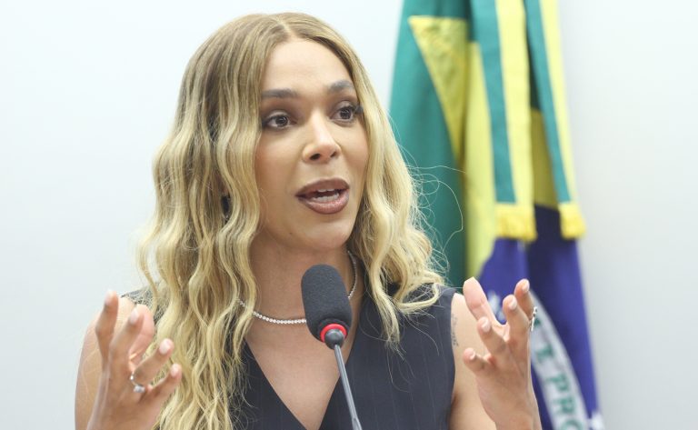 Comissão realiza Tribuna das Mulheres para discutir a defesa da terra
