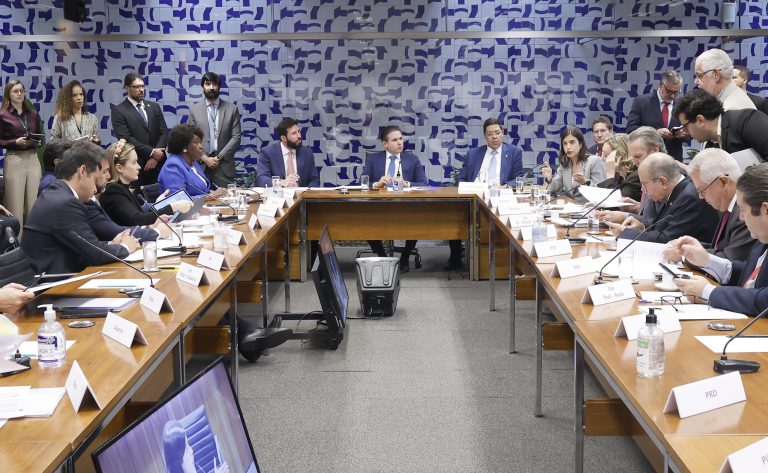 Líderes partidários definem na terça-feira projetos que serão analisados pelo Plenário