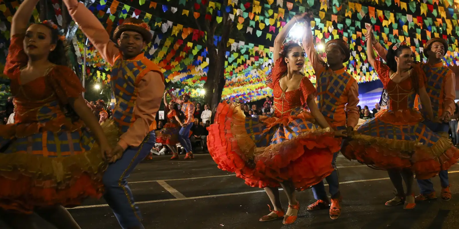 Municípios e governo da Bahia já aplicaram R$ 615 mi em festas juninas
