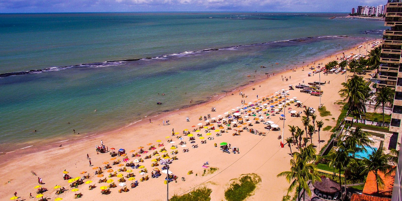 Jovem de 19 anos é atacada por tubarão na Praia de Boa Viagem