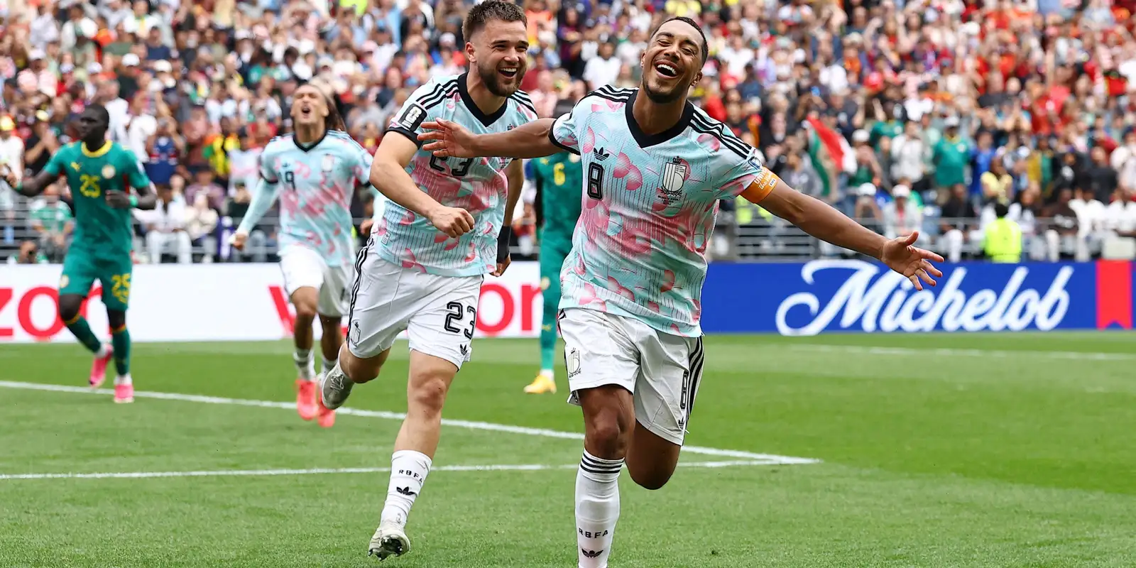 Inglaterra, Bélgica e EUA avançam às oitavas da Copa