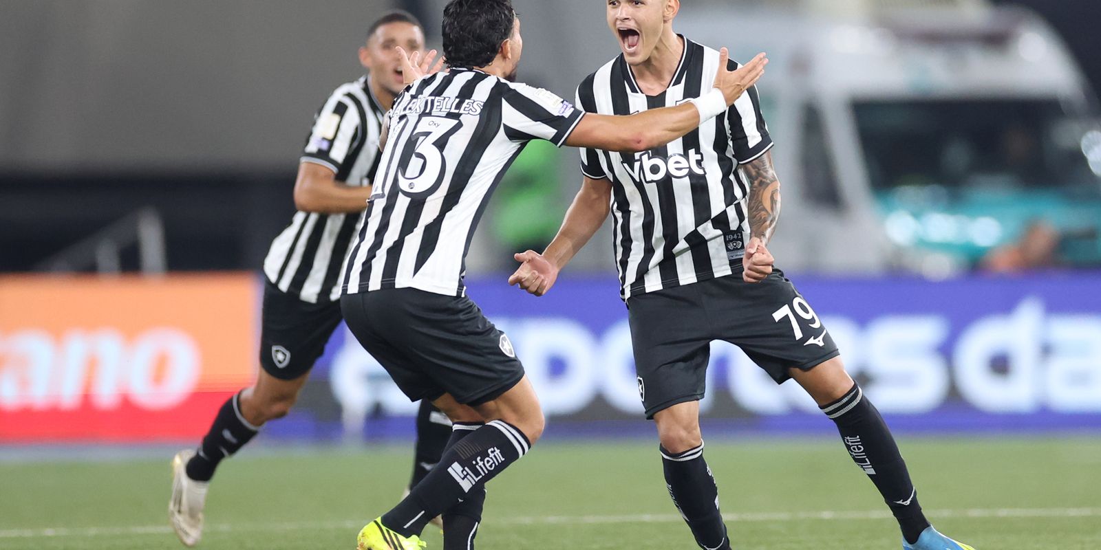 Ainda em meio à Copa, Brasileirão volta com duas partidas