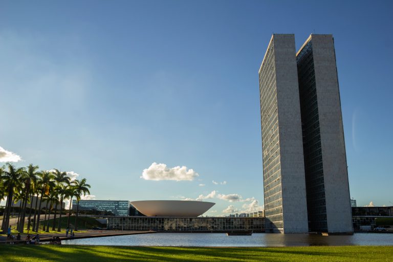 Câmara dos Deputados envia ao STF informações sobre tramitação de emendas de comissões