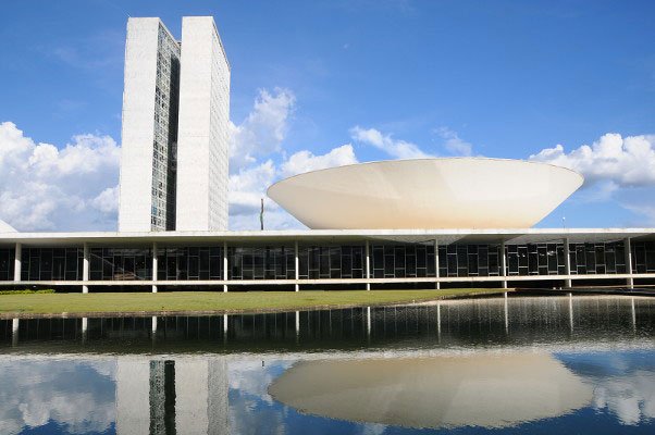 Eleição para deputado federal mobiliza R$ 982 milhões em recursos
