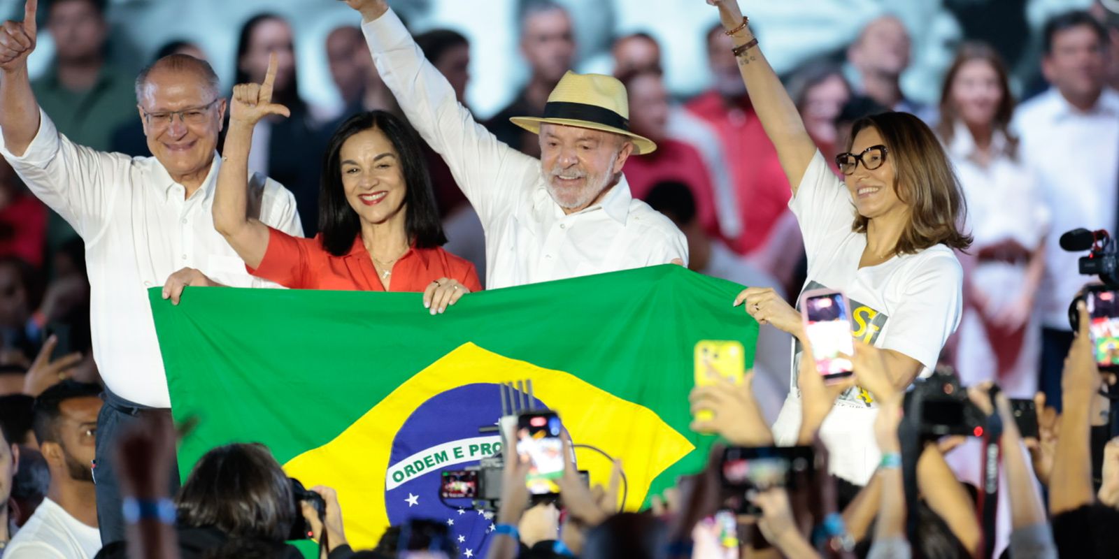 PT oficializa chapa Lula-Alckmin à reeleição presidencial