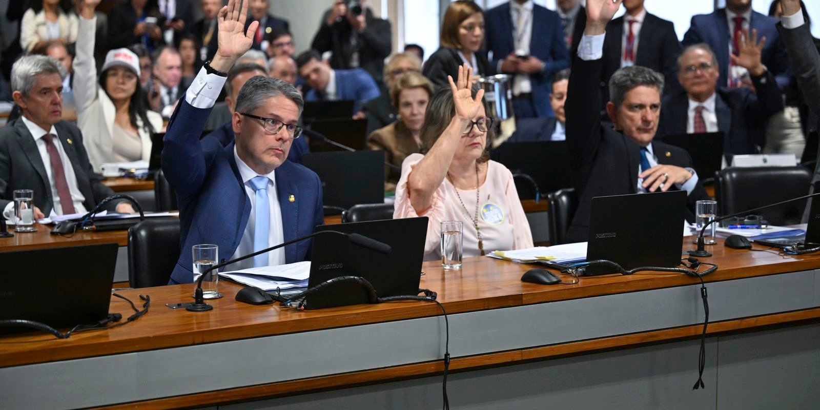 Votação da PEC 6×1 deve ocorrer só após primeiro turno das eleições