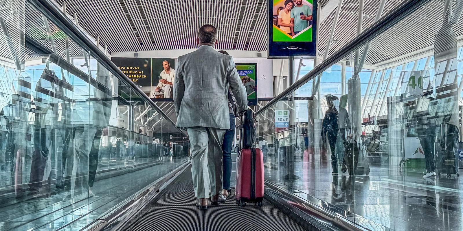 Chegada de turistas estrangeiros de avião cresce 12% no Brasil