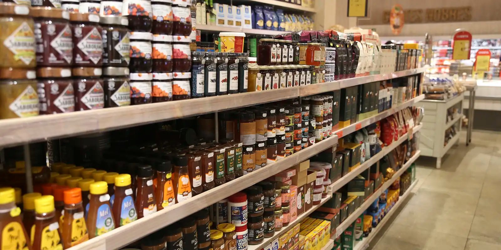 Vendas no varejo recuaram 0,8% em julho na comparação com junho