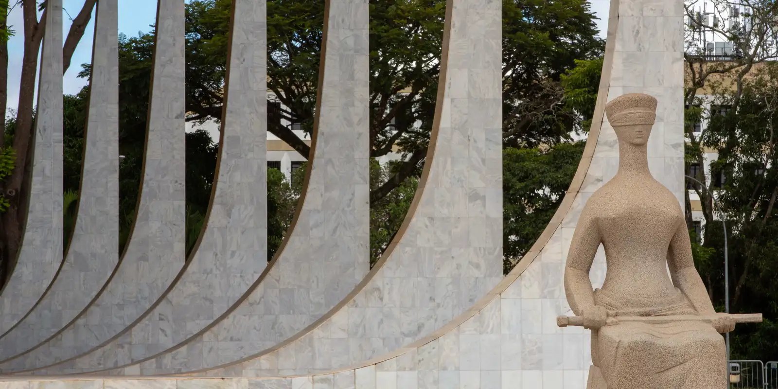 ISS não deve entrar na base de cálculo do PIS e da Cofins, decide STF