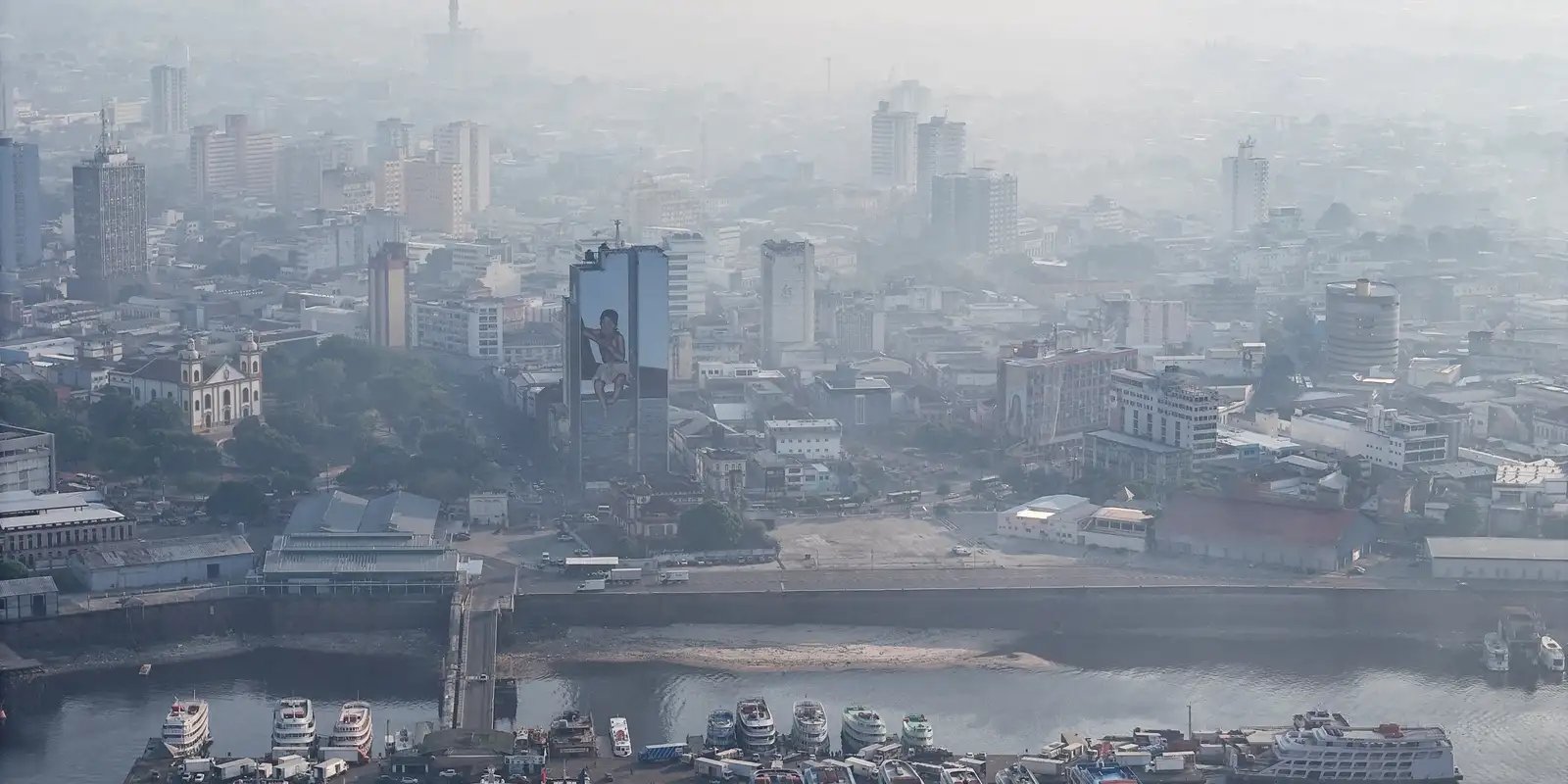 Manaus cancela programação de 357 anos por causa da fumaça