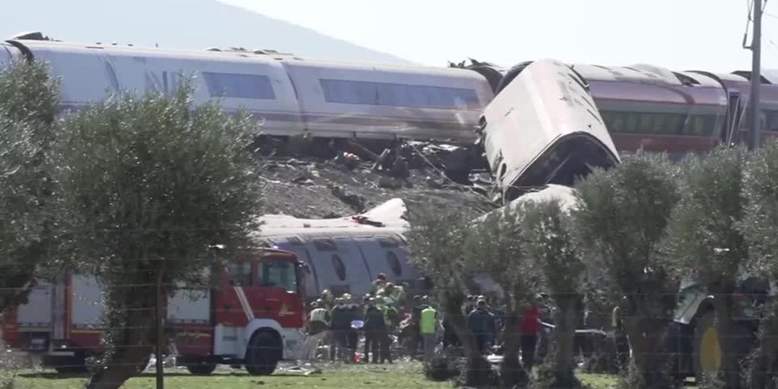 Número de mortos em acidente entre trens na Espanha passa de 60