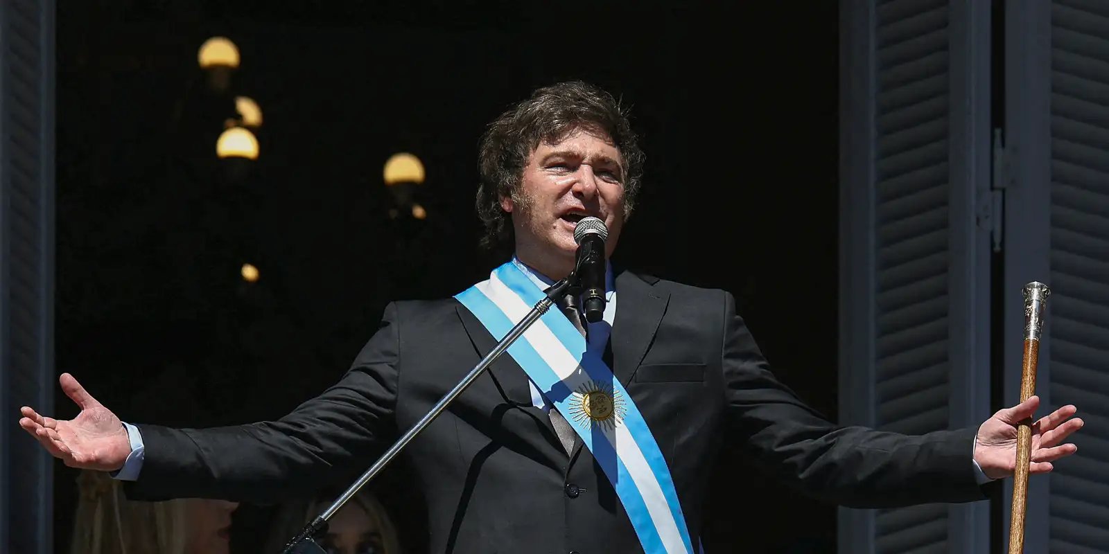 Anistia Internacional vai denunciar Milei por ofender jornalistas