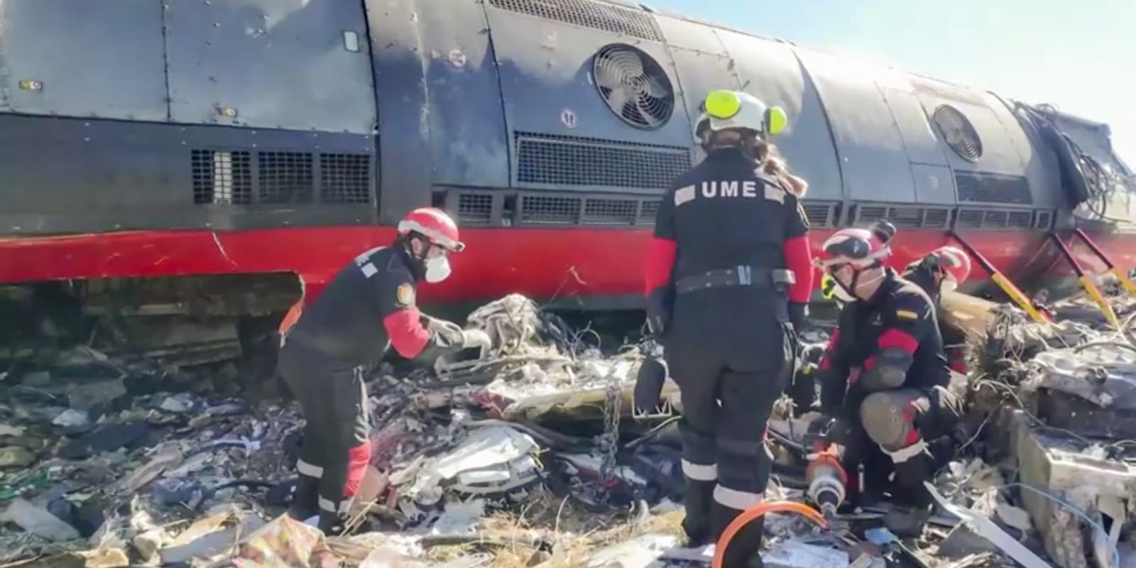 Colisão entre trens deixa 68 mortos na Espanha